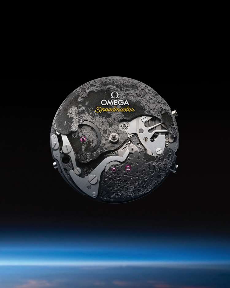 Omega Speedmaster Dark Side of the Moon Apollo 8 mouvement avant